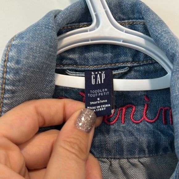 🏴 GAP Blue Jean Jacket Denim Style size 5 kids - Picture 4 of 7